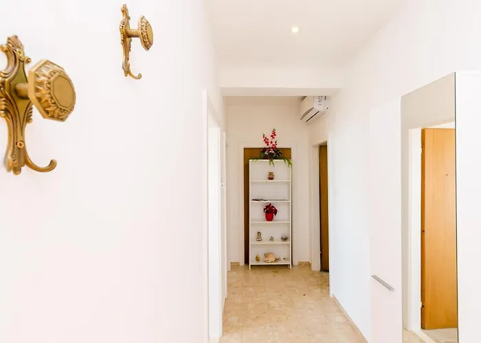 公寓 Nina- One Bedroom With Sea View Apt1