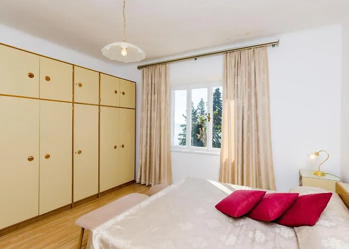 Nina- One Bedroom With Sea View Apt1 公寓 米利尼