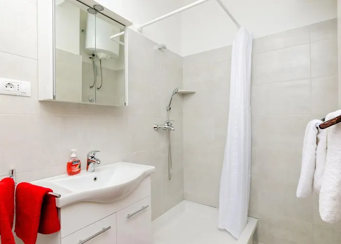 Nina- One Bedroom With Sea View Apt1 公寓 *