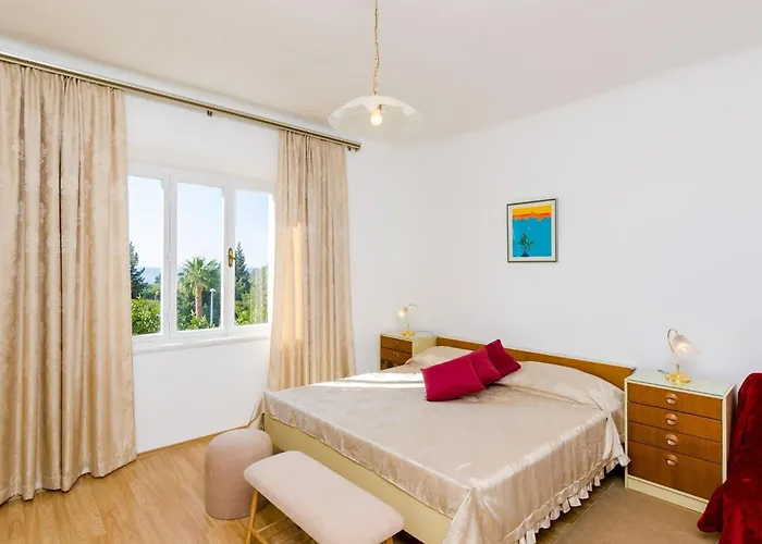 Nina- One Bedroom With Sea View Apt1 * 米利尼