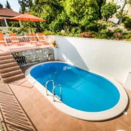 Nina- One Bedroom With Sea View Apt1