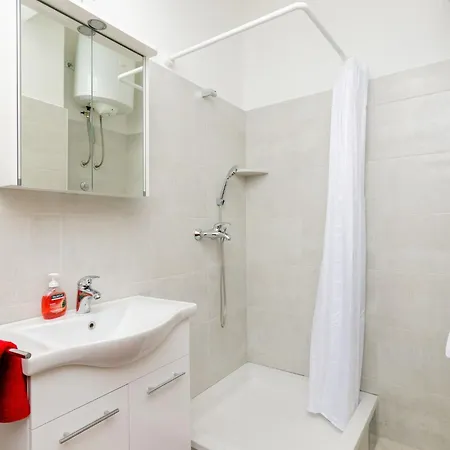Nina- One Bedroom With Sea View Apt1 Apartman *