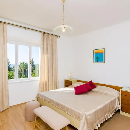Nina- One Bedroom With Sea View Apt1 * Mlini